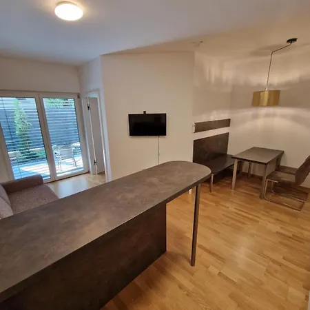 & Burgers Rezidenca Pipanova Aparthotel 4*