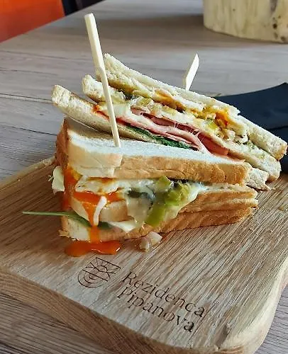 & Burgers Rezidenca Pipanova Apartmanhotel 4*