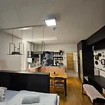 & Burgers Rezidenca Pipanova 아파트호텔 4*