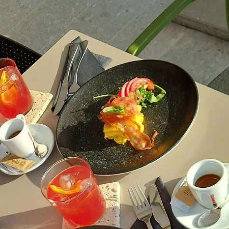 & Burgers Rezidenca Pipanova 4* Любляна