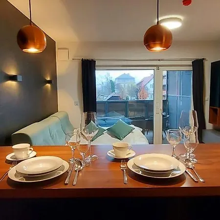 & Burgers Rezidenca Pipanova Апарт-отель Любляна