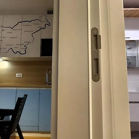 & Burgers Rezidenca Pipanova 류블랴나