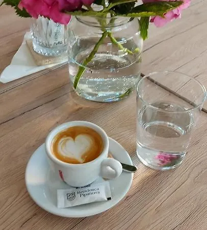 & Burgers Rezidenca Pipanova Апарт-отель 4*