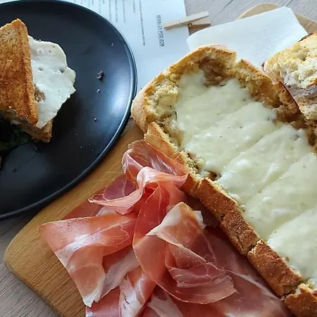 & Burgers Rezidenca Pipanova