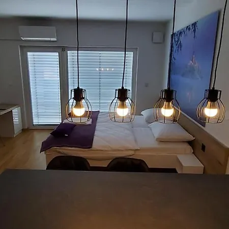 & Burgers Rezidenca Pipanova Apartmanhotel 4*