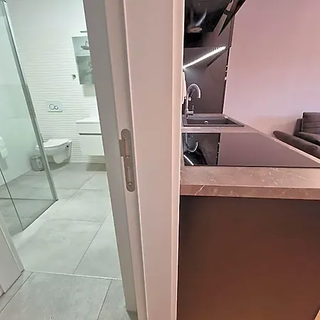 & Burgers Rezidenca Pipanova Apart Otel Ljubljana