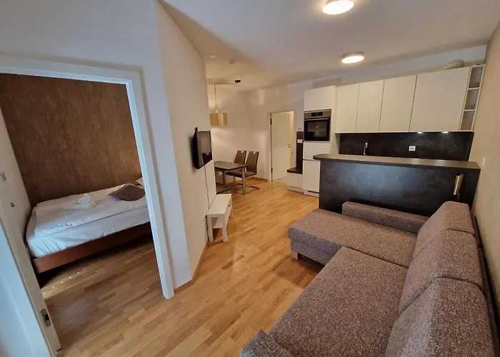 & Burgers Rezidenca Pipanova Hotel apartamentowy 4*