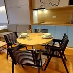 & Burgers Rezidenca Pipanova Apart Otel Ljubljana
