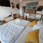 & Burgers Rezidenca Pipanova Apart Otel Ljubljana