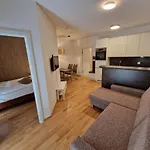 & Burgers Rezidenca Pipanova Apart Otel 4*