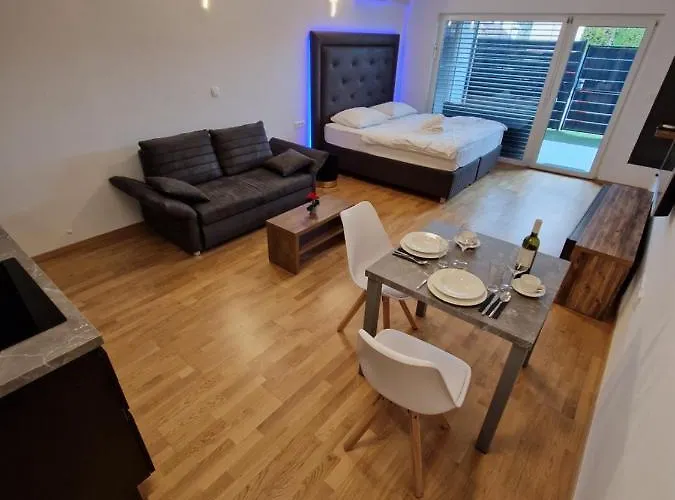 & Burgers Rezidenca Pipanova Ξενοδοχείο με διαμερίσματα 4*